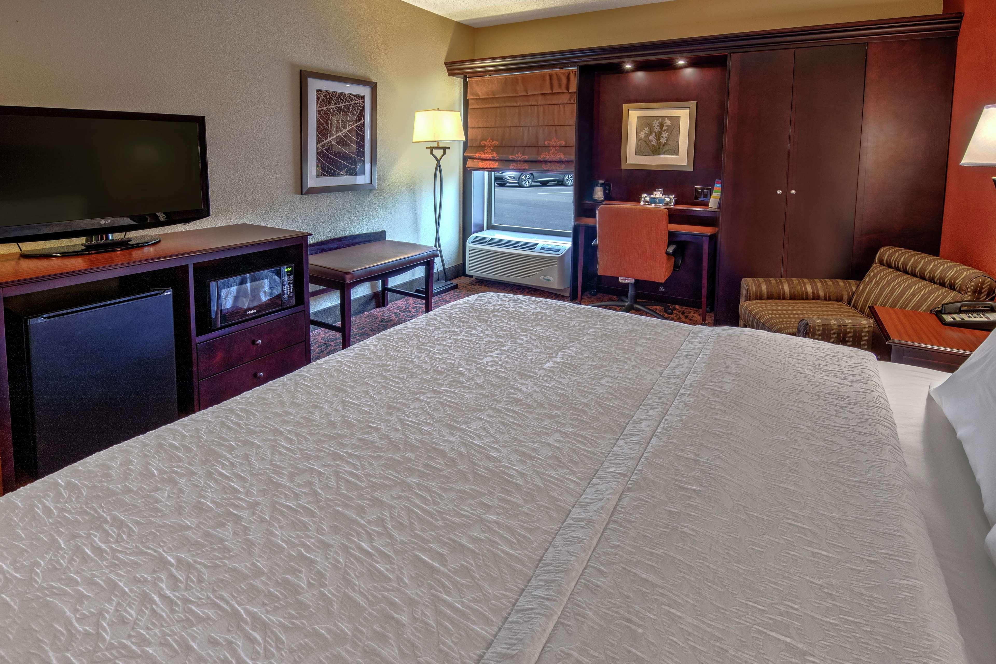 Hampton Inn Ешленд Екстер'єр фото