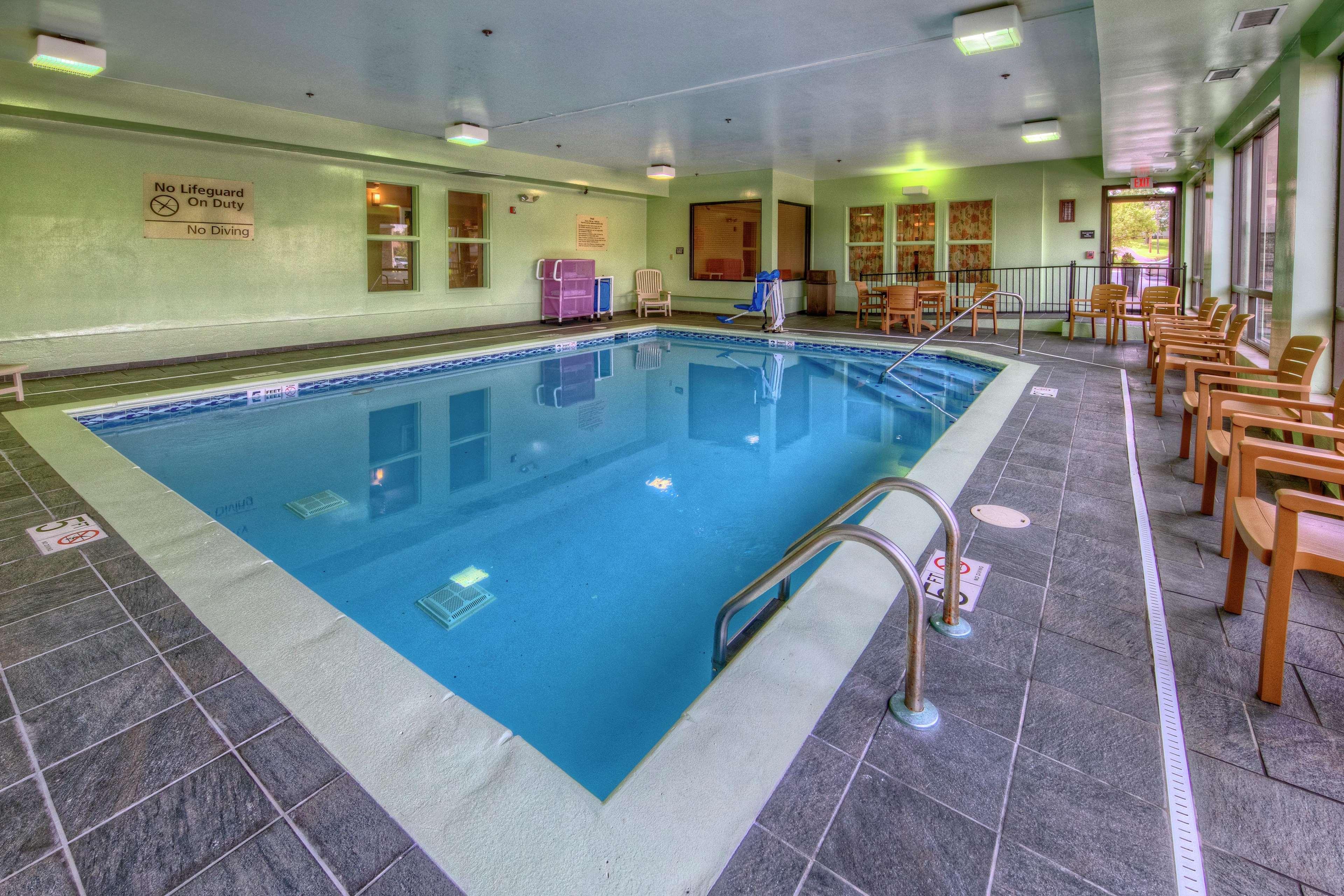 Hampton Inn Ешленд Екстер'єр фото