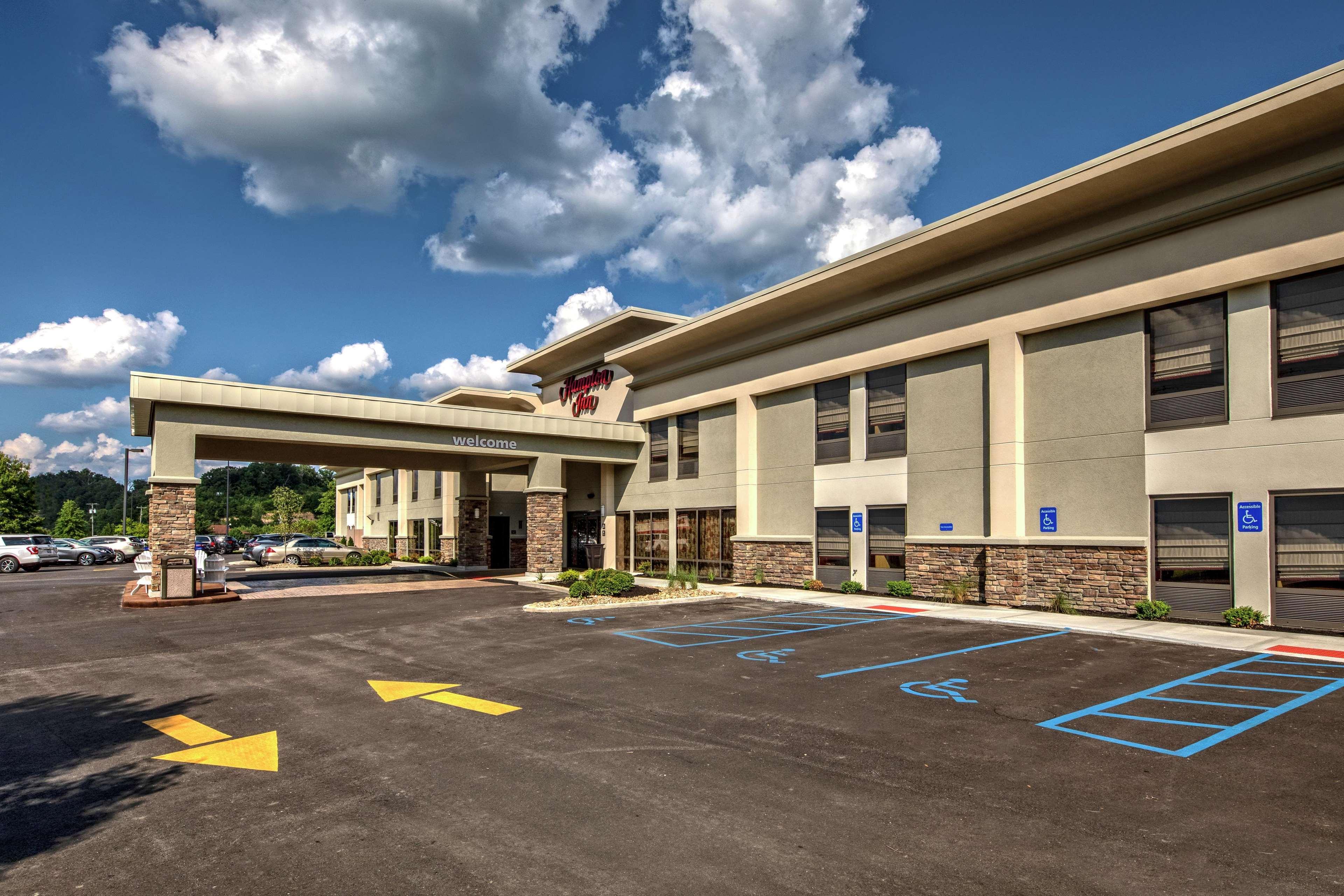 Hampton Inn Ешленд Екстер'єр фото