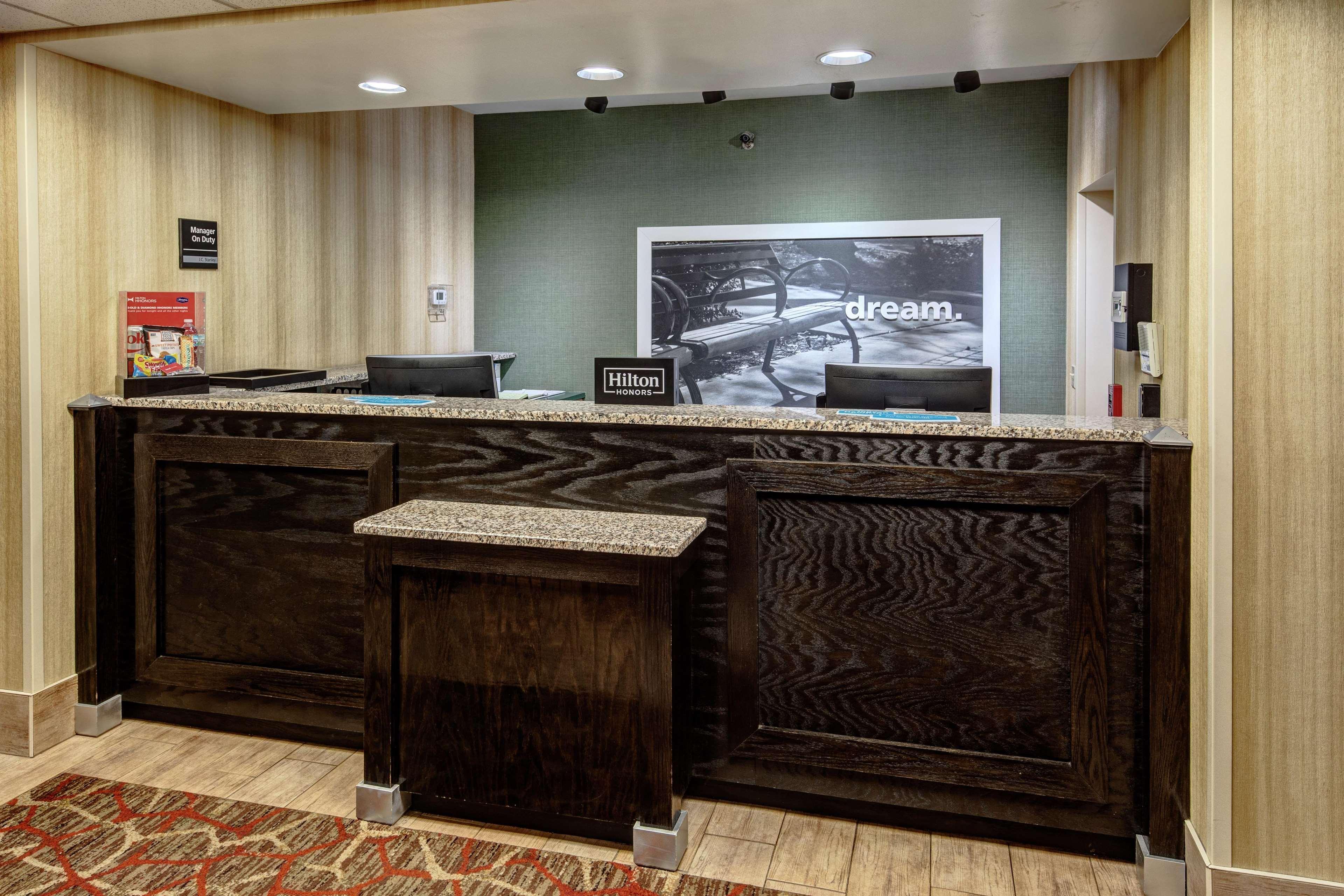 Hampton Inn Ешленд Екстер'єр фото