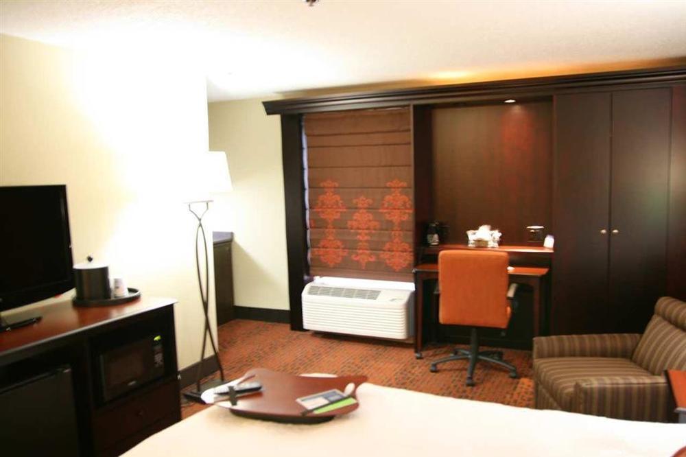 Hampton Inn Ешленд Номер фото